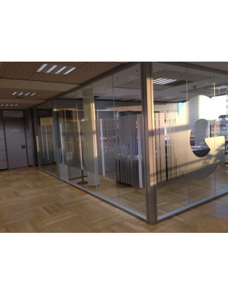 Mampara divisoria acristalada