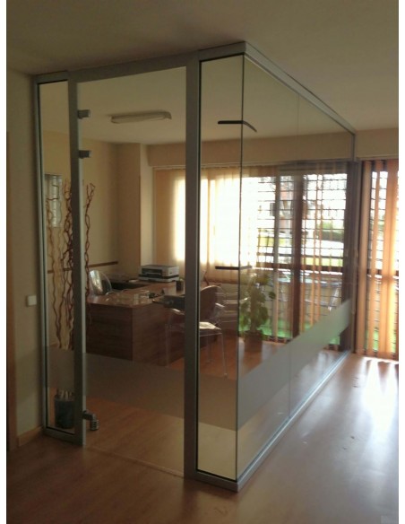 Mampara divisoria acristalada