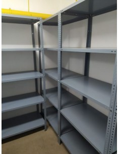 Estanterías de ángulo ranurado