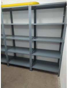 Estanterías de ángulo ranurado