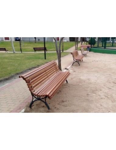 Banco de exterior modelo romántico