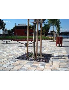 Papelera de exterior fabricada en madera tropical