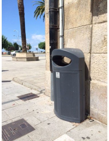 Papelera de plástico para exterior...