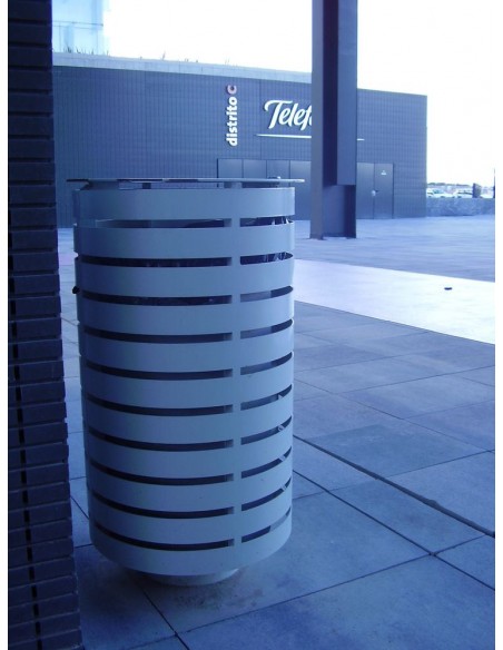 Papelera de exterior en acero con ranuras