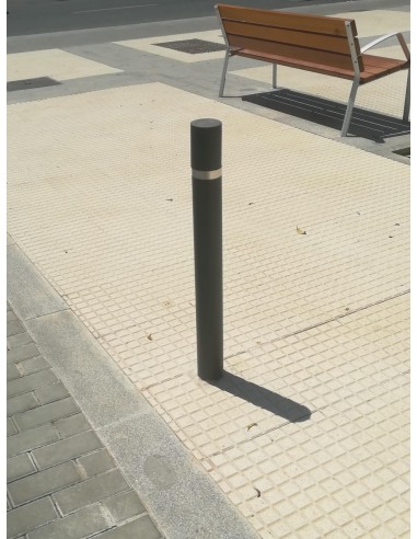 Pilona económica con aro de acero...