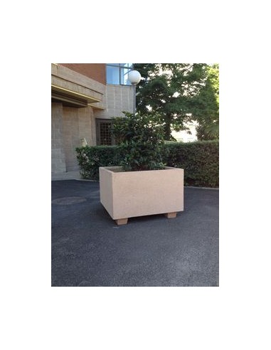 Jardinera de piedra rectangular