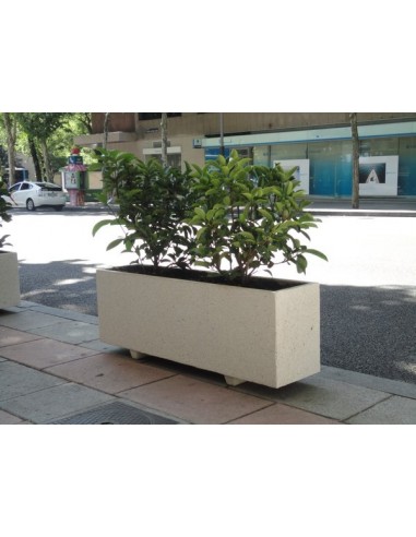 Jardinera de piedra rectangular