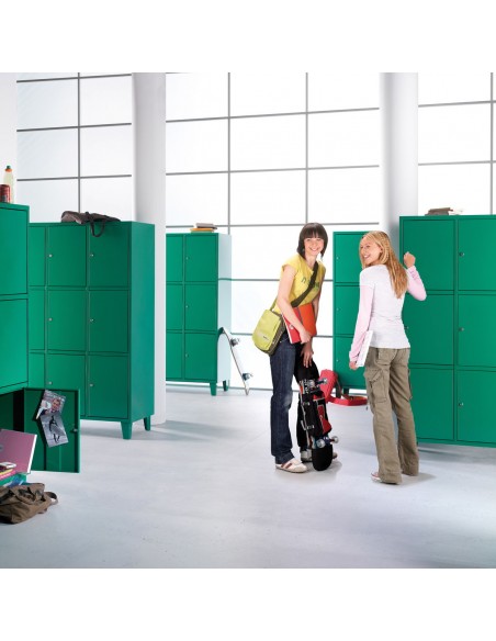 Armario ropero metal 2 puertas división central en cada plaza.
