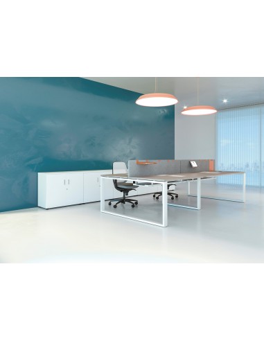 Mesa de oficina de diseño actual...