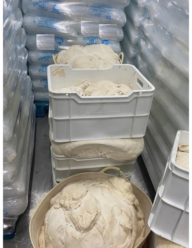 Caja apilable lisa de 500x375x280 mm....