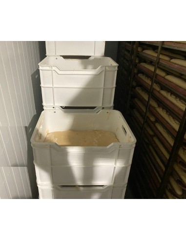 Caja apilable lisa de 500x375x280 mm....