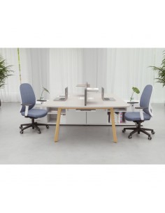 Mesa de oficina Nórdica con patas inclinadas