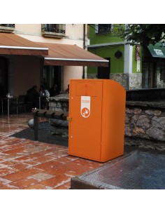 Contenedor para la recogida de aceite doméstico usado embotellado.