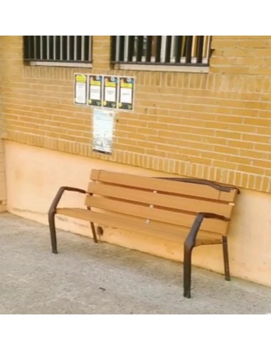 Banco de madera técnica para exterior