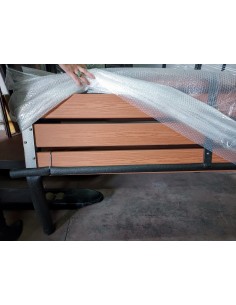 Banco de madera técnica para exterior