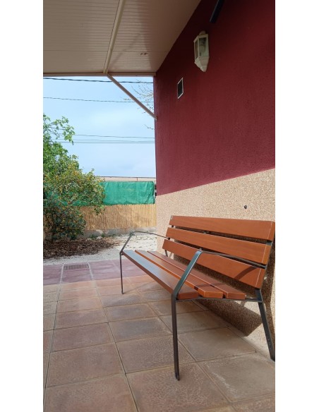 Banco de exterior de madera tropical