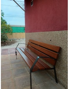 Banco de exterior de madera tropical