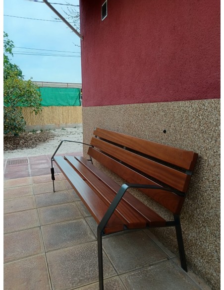 Banco de exterior de madera tropical