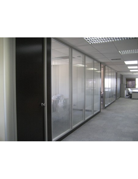 Mampara divisoria acristalada