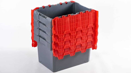 Caja de plástico con tapa integrada para transporte